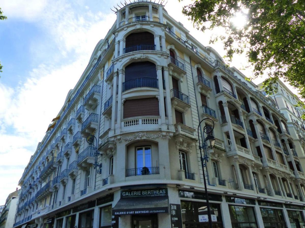 Appartement Elegant Et Confortable Au Coeur De Vichy, Pres De L'Opera Et Des Parcs Napoleon III - Fr-1-489-303 Eksteriør bilde